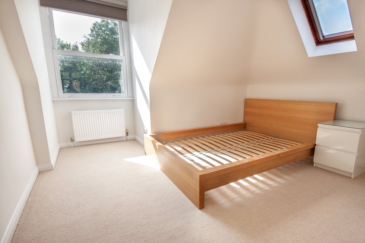 Bright &amp; airy 2 double bedroom apartment situated in the Mapesbury Conservation area 🏠💚

📍Chatsworth Road, NW2 - TO LET

Check our bio for more details!

#letting #rentproperty #londonproperties #london #estateagency #realestate #realestatelife #propertytorent #abacusestates