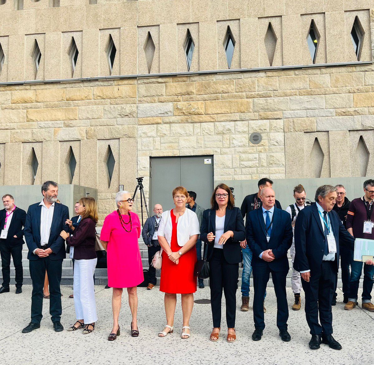LMaillart's tweet photo. Au Congrès des Régions de France à #saintmalo en présence de la Première Ministre @Elisabeth_Borne 
Les régions au coeur des solutions et surtout des transitions:sortie des fossiles, énergies renouvelables, alimentation, transports, biodiversité, préservation des des ressources… https://t.co/tsneEeH14v