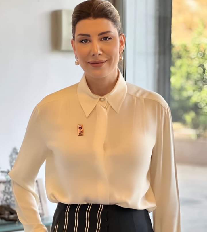 #بولا_يعقوبيان هي اللتي تقف بوجه سلطة الفساد من ٢٠١٨ إلى الآن وكانت آخر ما قامت به  #بولا_يعقوبيان بفضحهم في قضية النافعه أو مغارة علي بابا
فقامت سلطة الفساد بتسليط ازلامها وأبوابقها وأركانها ضد النائبه #بولا_يعقوبيان 
صوت الحق اقوى من فسادكم كل الدعم للنائبه #بولا_يعقوبيان