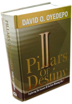Wizarab10's tweet photo. Covenant University they asked some students to write the Book of John with Biro as punishment. Some were asked to write Oydepo's book "Pillars of Destiny" word for word with Biro.

You know how long John is. Let me show you Pillars of Destiny https://t.co/TrwVKd6Me4