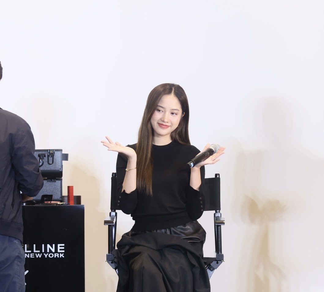 Maybelline_TH tweet picture