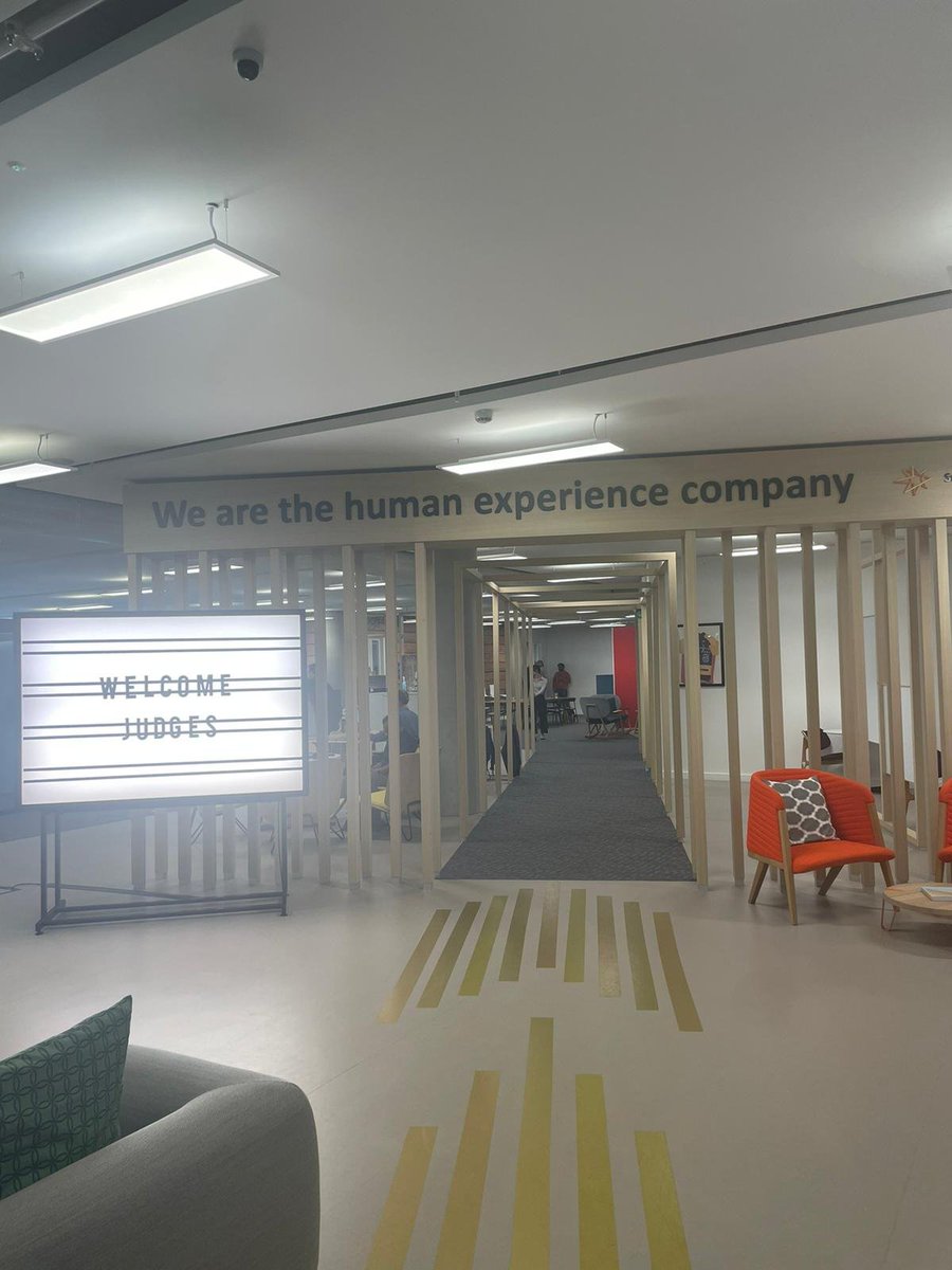 Our third agency in the #MediaWeekAwards Agency Roadshow was.... <a href="/Starcom_UK/">Starcom UK 🌟</a> 🚌