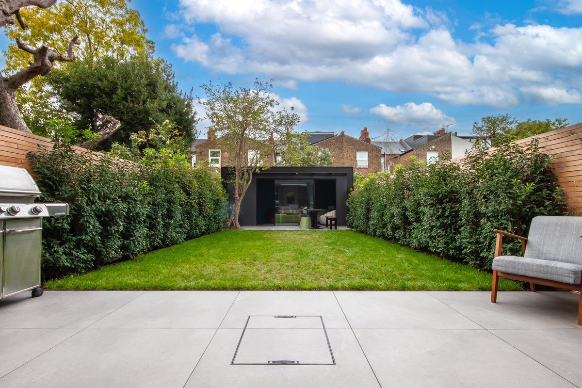 An exceptional 5 bedroom house offering front courtyard, garden studio, sunny rear garden &amp; master bedroom suite situated in Kensal Rise 🏠🤍
 
📍Liddell Gardens, NW10 - FOR SALE 

Check our bio for more details!

#forsale #saleproperty #londonproperties #london #realestateagent