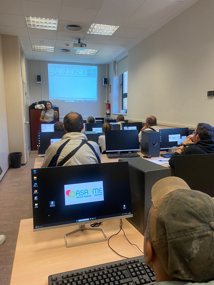ASAPMEAragon's tweet photo. 📢 En @ASAPME Aragón sabemos que el mundo laboral demanda competencias digitales. Por eso, desde el Departamento de Orientación Laboral, estamos llevando a cabo el curso de Alfabetización Digital Básica. ¡Prepara tu camino hacia nuevas oportunidades! 💪💼 #Empleo #Aprendizaje https://t.co/Q0UgUL1qtx