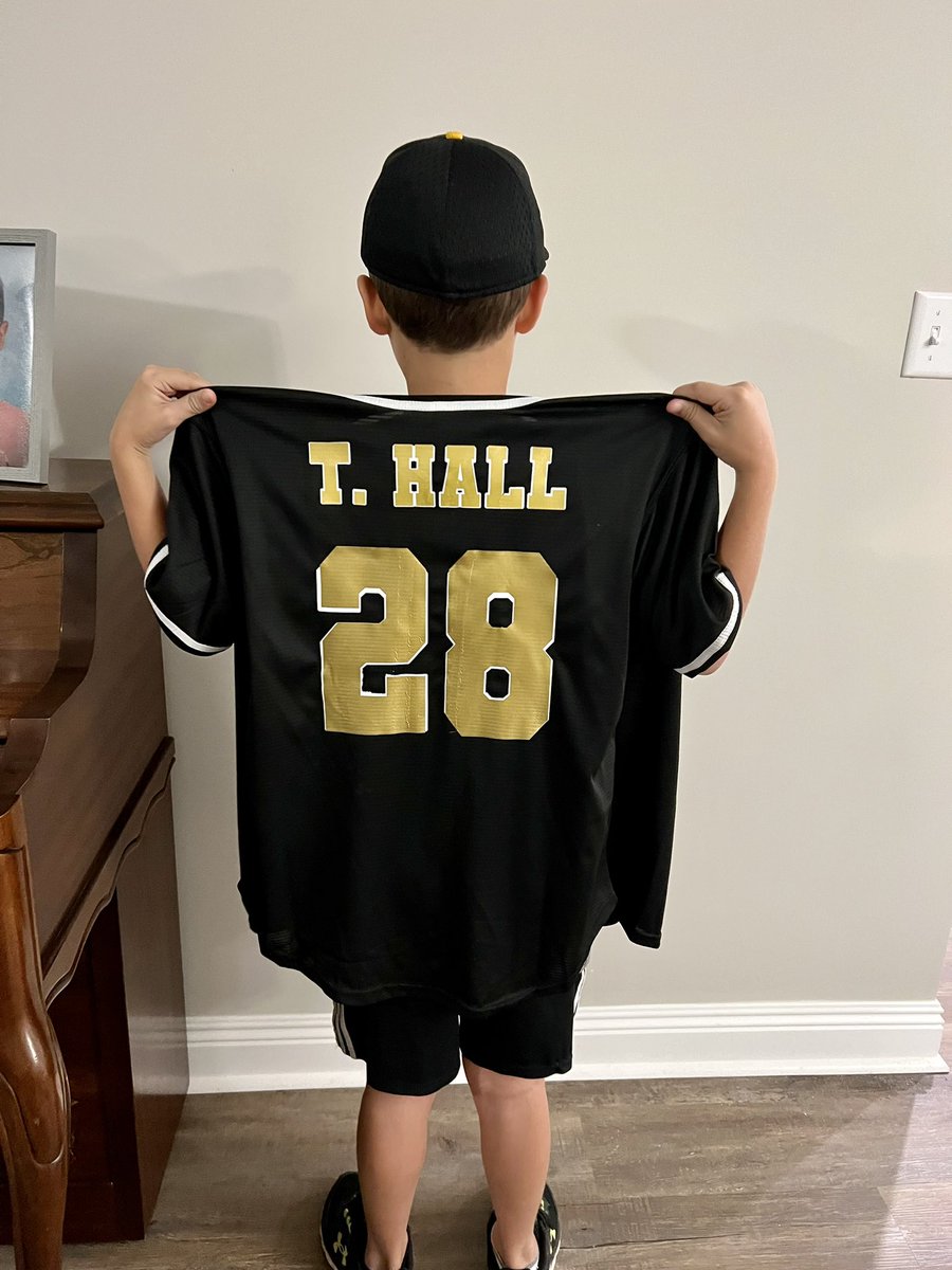 brooklynkham's tweet photo. Tan’s favorite HOCO dress up day-T is for, none other than his favorite baseball player of all time, @tannerhall06 #SMTTT #GoldenEaglesEdition https://t.co/XTaNiM5jx9