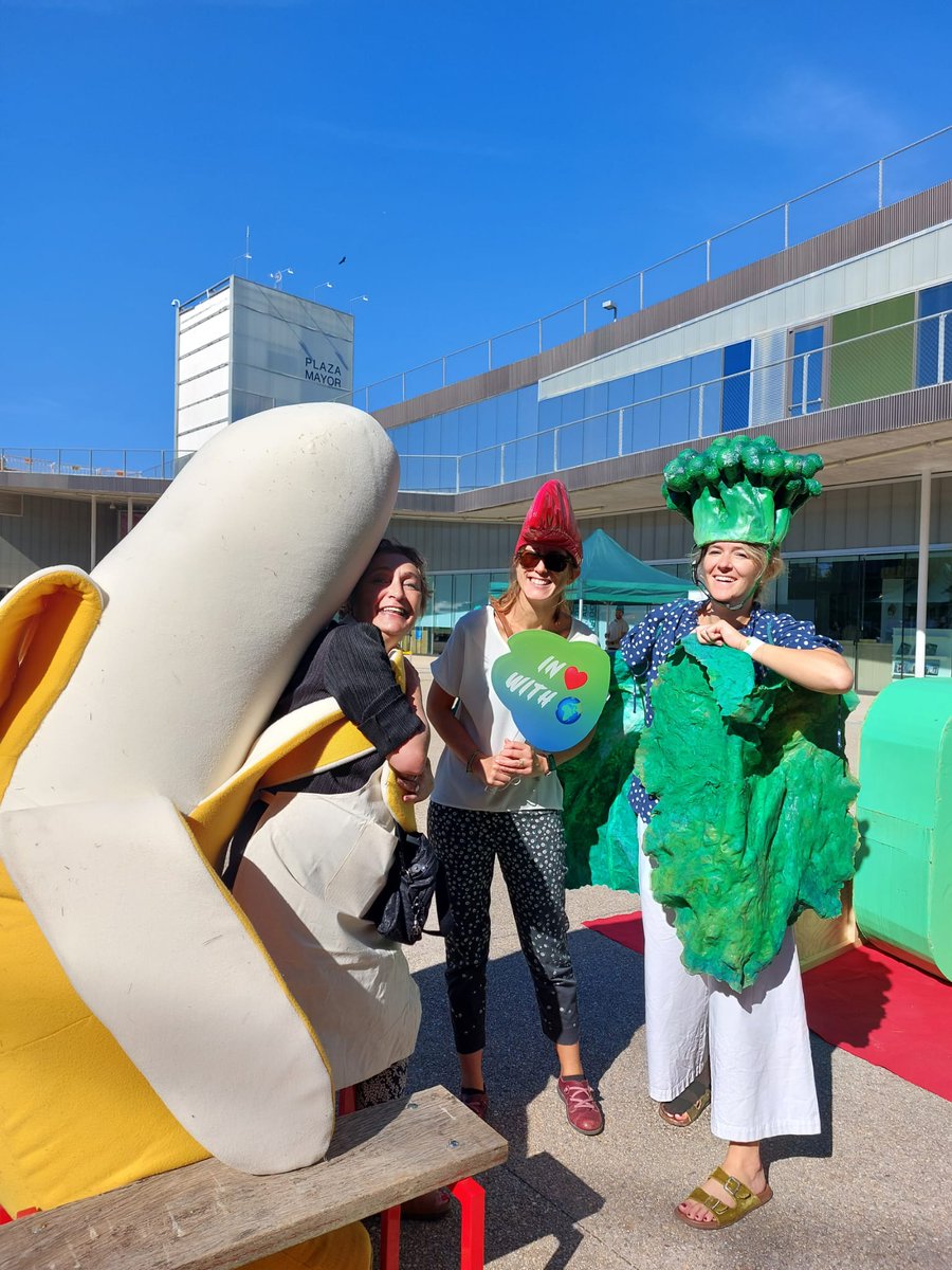 ActionAid_ES's tweet photo. 🥬 Hoy hemos estado en la feria agroecológica de la @UAM_Madrid en el marco del #FoodWaveProject https://t.co/uDfdfsRTjR