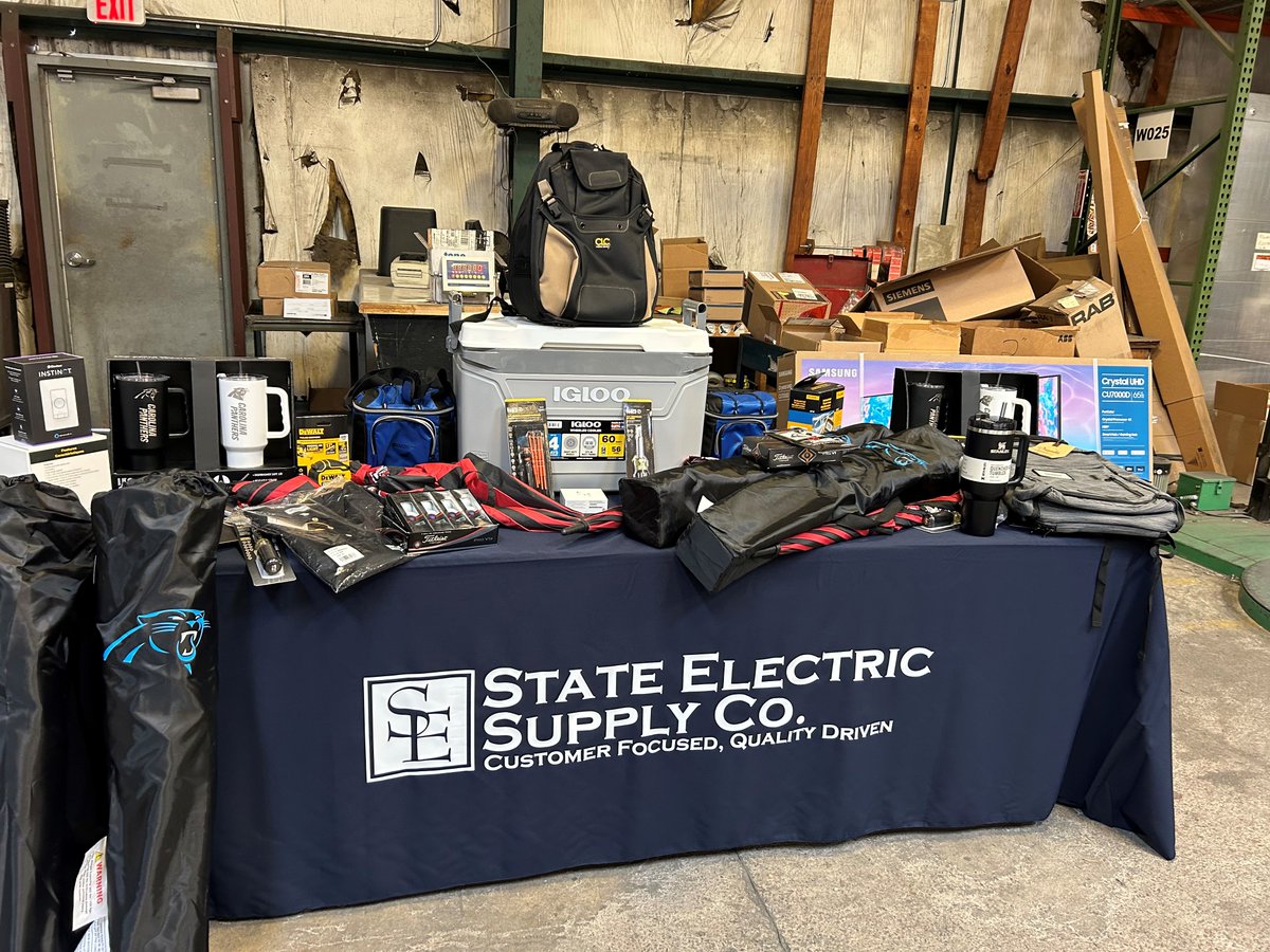 State_Electric's tweet photo. We had a great turnout at our Customer Appreciation Day in Raleigh! Our customers learned about new products from our top vendors, ate some amazing food, and entered to win some awesome prizes! Find an event nearest you - https://t.co/Dv3Otz4bs1
#StateElectric #servicemakesstate https://t.co/UPLFuzpdNa