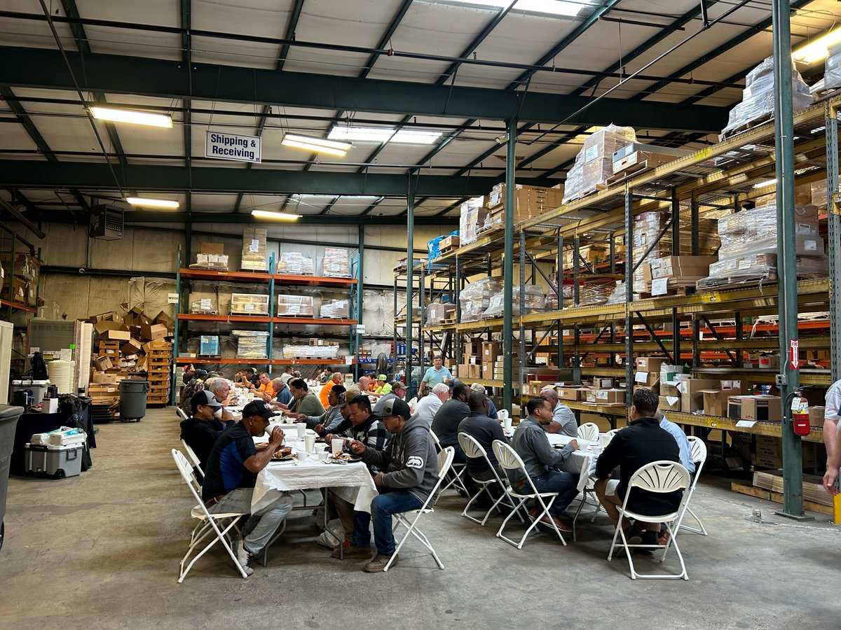 State_Electric's tweet photo. We had a great turnout at our Customer Appreciation Day in Raleigh! Our customers learned about new products from our top vendors, ate some amazing food, and entered to win some awesome prizes! Find an event nearest you - https://t.co/Dv3Otz4bs1
#StateElectric #servicemakesstate https://t.co/UPLFuzpdNa