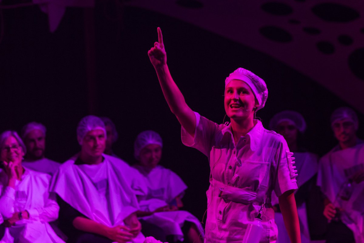 Welcome, baby cells! 🧬🫀

Our auditorium has been transformed into the human body this week for <a href="/CamilleNaomiD/">Camille Dawson</a>’s #TheWarInside, and audiences (AKA white blood cells) have been on a mission to save it. 

Photos by <a href="/elliekurttz/">ellie kurttz</a>
