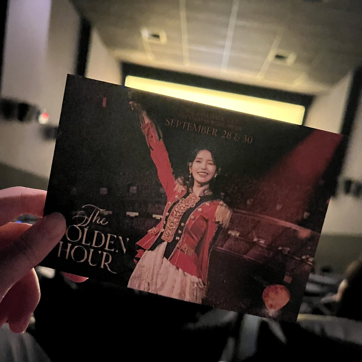 hpkive's tweet photo. 추석 with 아이유 💜 

#IU_GoldenHour_Cinema https://t.co/yZks8ZZUKi