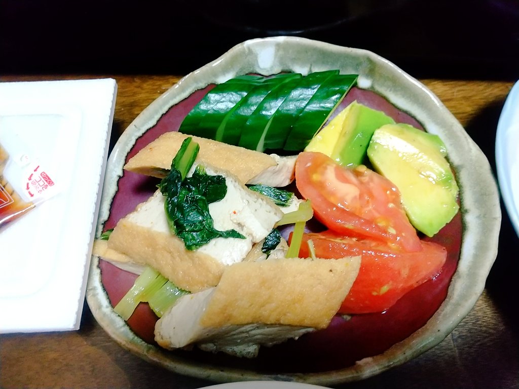 Lotus_Bangohan's tweet photo. 残暑にも程がある。

納豆
厚揚げと小松菜の煮浸し
キュウリのぬか漬
トマトとアボカド
カニクリームコロッケ
メヒカリの唐揚げ
豚の生姜焼き(残り)
ご飯
舞茸のみそ汁

#おうちごはん
#映えないボクの晩ごはん https://t.co/dQIV0goTl8