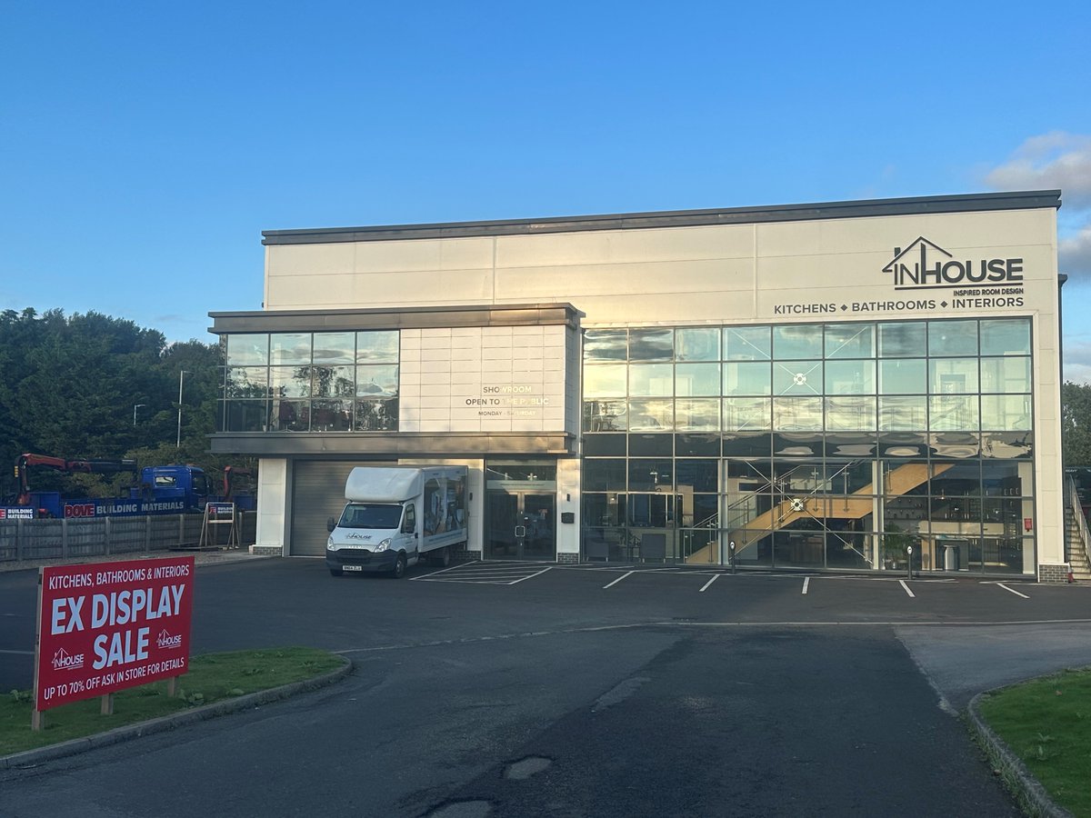 As you can see we are busy getting our showroom ready for all the exciting new displays that will be available to view and purchase early next year. We don’t have many ex-display models left, pop in to see what kitchen and bathroom bargains you can snap up.