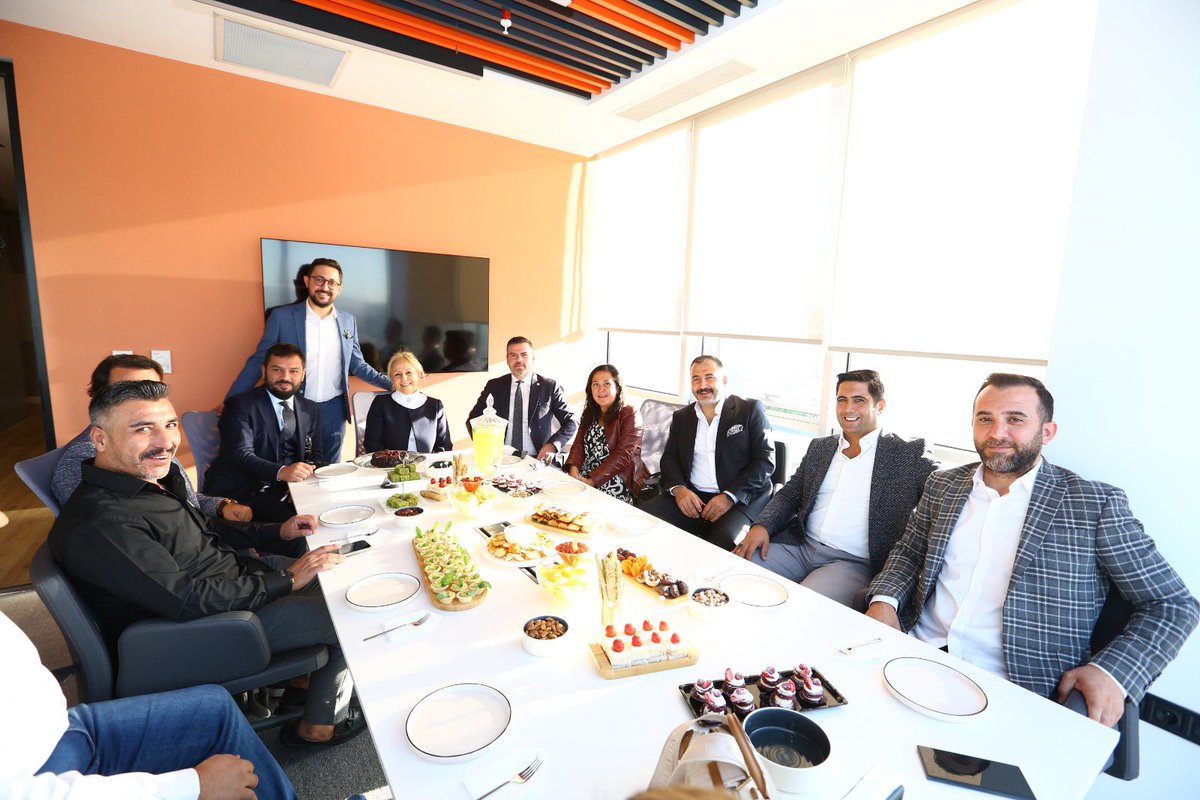Fırat Aslanbaş (@f_aslanbas) on Twitter photo <a href="/AsiadInfo/">ASİAD1989 🇹🇷🇹🇷🇹🇷</a> herbiri birbirinden özel insanlar kendi işlerinde başarılarından söz ettiren geniş bir aile ve değerli başkan hanfendi <a href="/TombakogluEda/">Eda Ersoy Tombakoğlu🇹🇷</a>
(Asiad üyesi <a href="/YusufDemirtas7/">Yusuf Demirtaş</a> Yeni Çalışma Ofisi Hayırlı Olsun ) <a href="/AsiadInfo/">ASİAD1989 🇹🇷🇹🇷🇹🇷</a> herbiri birbirinden özel insanlar kendi işlerinde başarılarından söz ettiren geniş bir aile ve değerli başkan hanfendi <a href="/TombakogluEda/">Eda Ersoy Tombakoğlu🇹🇷</a>
(Asiad üyesi <a href="/YusufDemirtas7/">Yusuf Demirtaş</a> Yeni Çalışma Ofisi Hayırlı Olsun )
