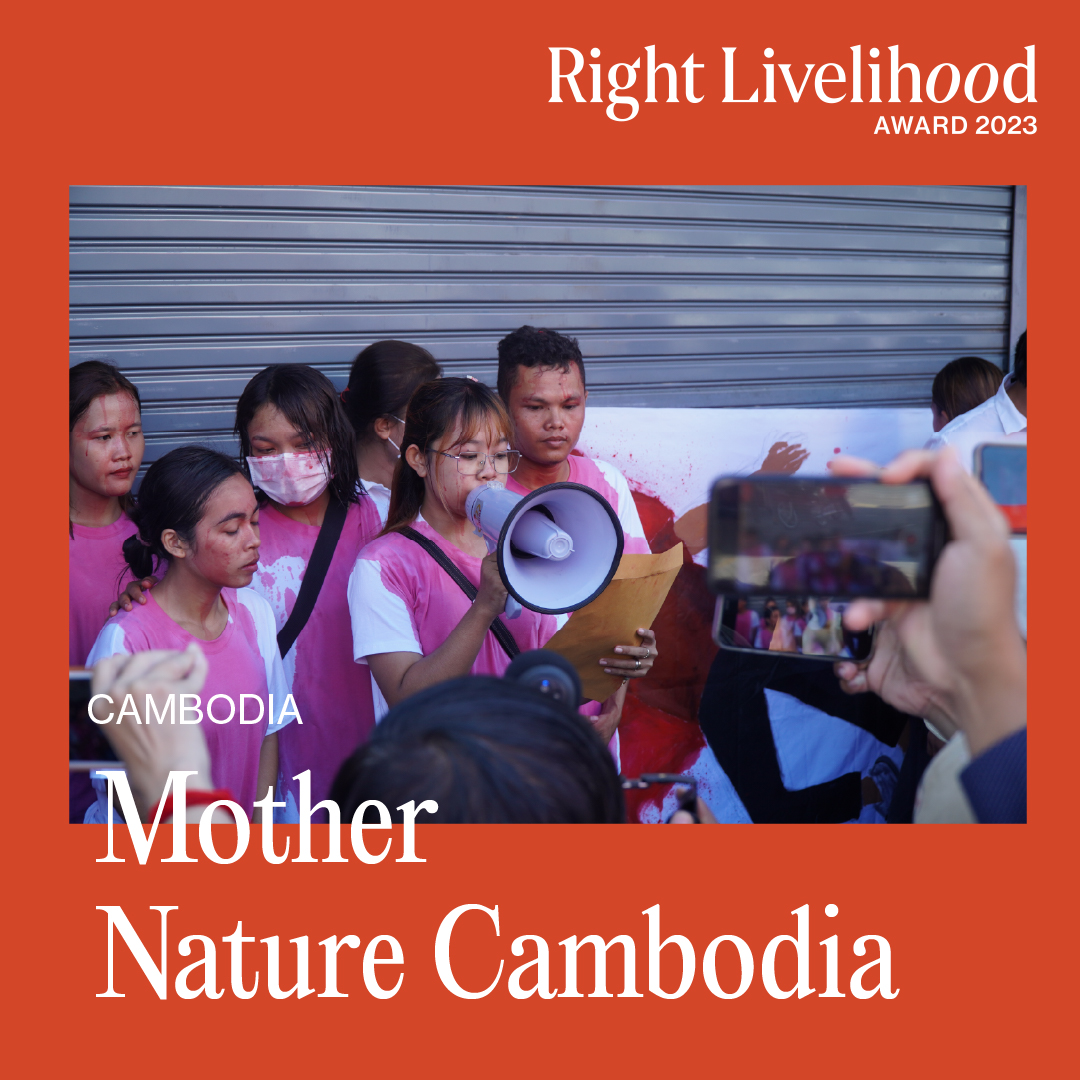 Say hello to 2023 #RightLivelihood Laureate Mother Nature Cambodia! Awarded for their fearless and engaging environmental activism, they're igniting change in Cambodia amid a growing government crackdown on civil society. Explore their courageous work! ➡️rightlivelihood.org/2023-announcem…