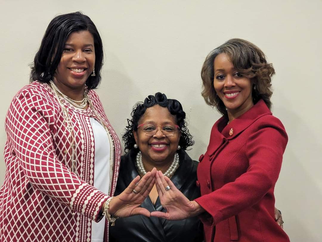 MaconAlumnaeDST's tweet photo. These Hands Don't Haze!
#hazingpreventionweek
#SRDST
#DST1913
#SRTHESEHANDSDONTHAZE
#MACDST
#MACnificent https://t.co/pvTgFM8DTP