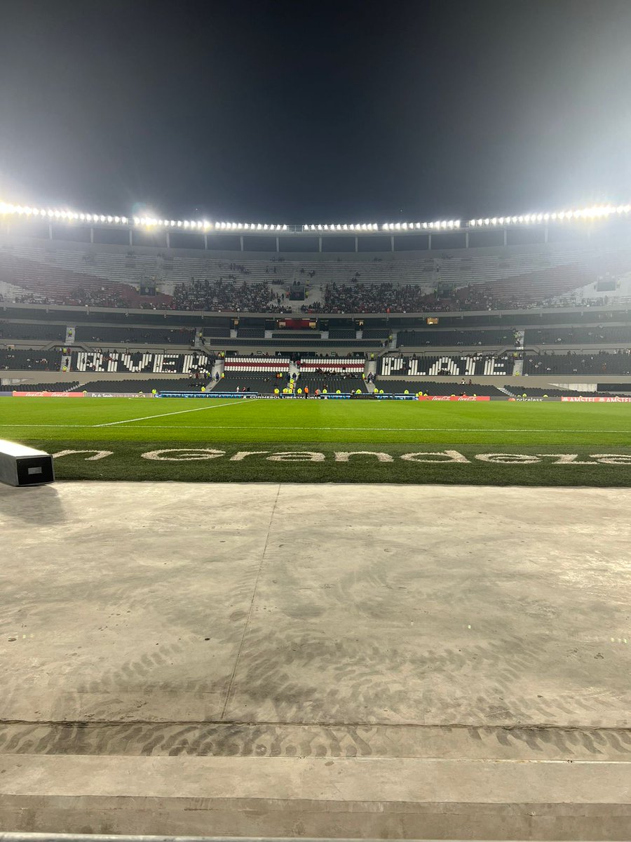 Feliz día a la pasión más hermosa
River plate 🤍❤️
