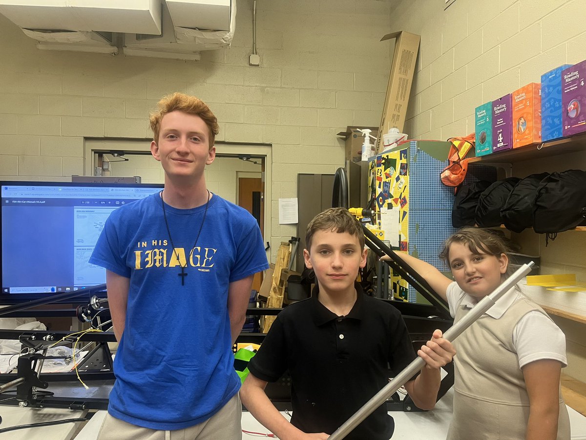 RoseHillRaiders's tweet image. Wiring is complete, and next we move on to the wheels! Colten Harris from Union STEM will be assisting our Greenpower team as well! #RoseHillReady #STEMpossible @TiffanyGreen08 @suptking @JMCSchools @JMCSSInnovation