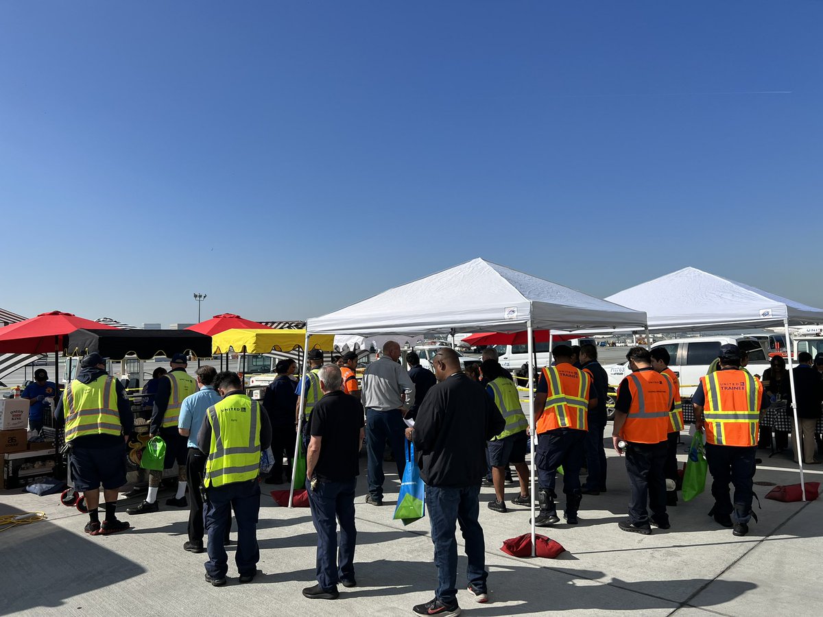 Thank you @united LAX for giving us an opportunity to cater this amazing employee event! @mcgrath_jonna @dclove20 @KimberlyChiu_UA @LAX_HubHub @JABLAX310 @laxDPark @Glennhdaniels #SafetyFirst