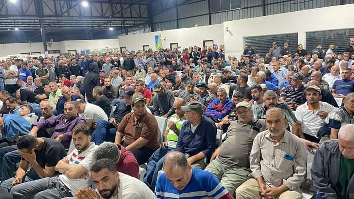 مشاهد من توجه عمال قطاع غزة الى العمل في الداخل الفلسطيني عبر حاجز بيت حانون/ ايرز بعد اعلان فتحه .