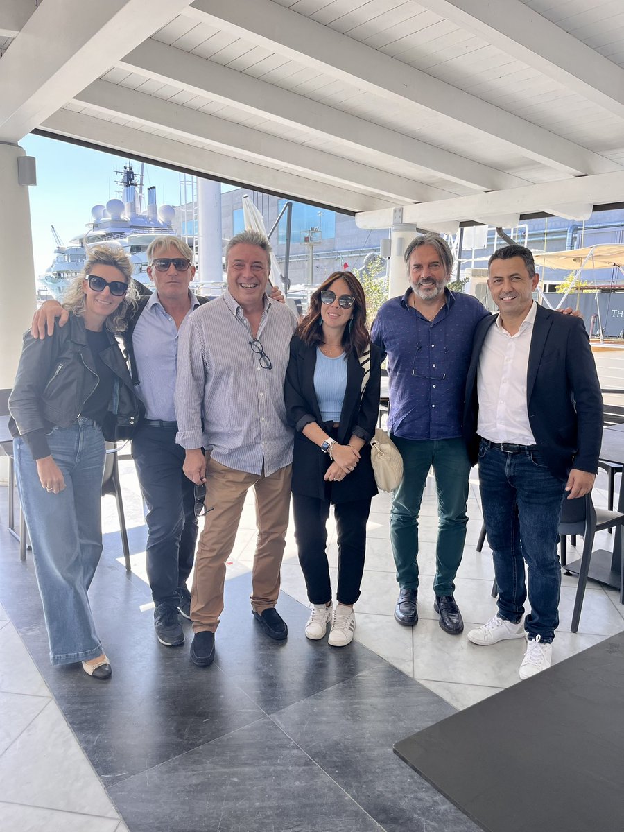 moretti_giada's tweet photo. Parlando di Politica, temi, proposte e idee, un insieme di energia….#energiademocratica 

#MassaCarrara 

@marcosimiani @AnnaAscani @nikabruz https://t.co/oh7zvbqD6y