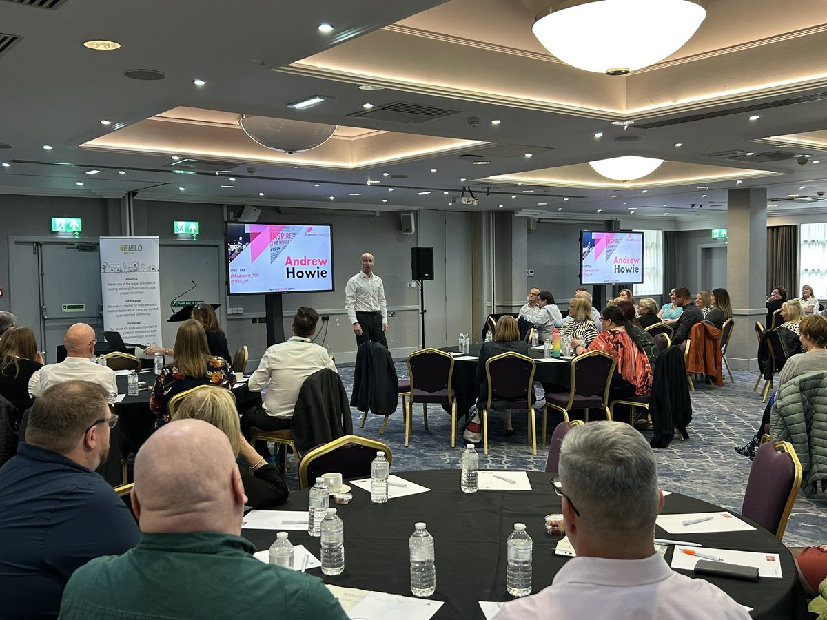 Up next we have our keynote speaker, @AndrewH_TOK. Today he is talking to us about:
🔎 Looking for challenges
😌 Being present 
💭 Thinking outside the box
🌳 Planting trees you’ll never see 
and, most importantly, 
How to fit a 🦒 in a fridge! #settingthepace23