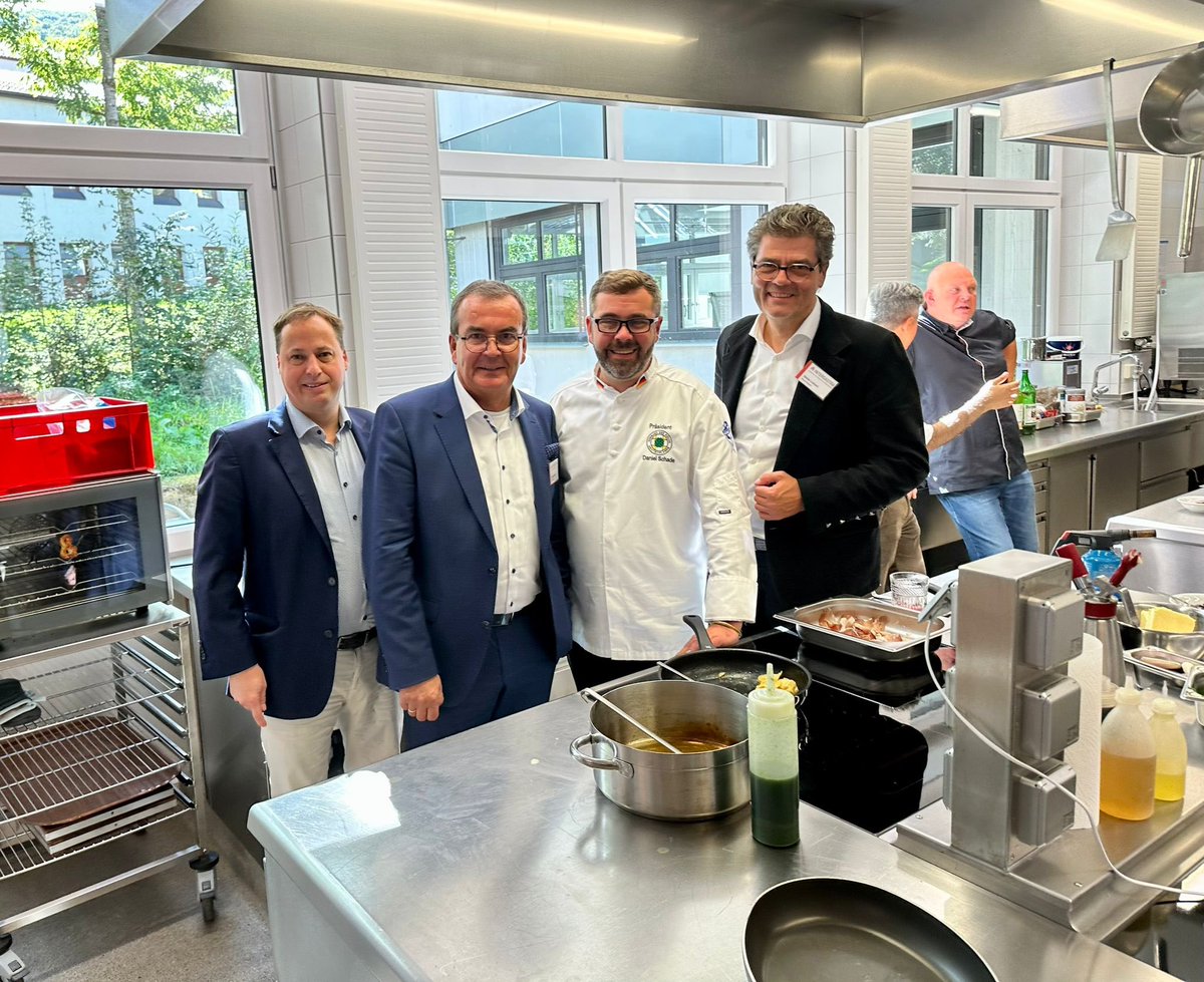 „Die #Intergastra2024 als Leitmesse für #Gastronomen und #Caterer wird im Jahr 2024 mit dem Fokusthema VENDING begeistern.“
Weitere Updates folgen! Sie finden Vending in Halle 8 der Intergastra vom 03.- 07.02.2024🍽️ #Gastronomie #Vending #vendCon #VendingHatDieLösung