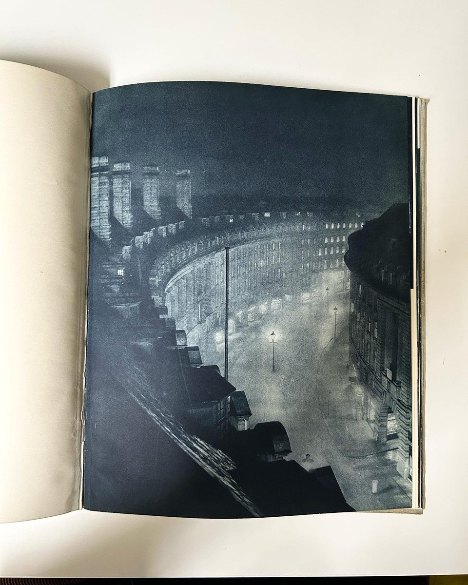 BrendanCormier's tweet image. Harold Burdekin’s superb photos of 1930s London at night, a fantastic mix of  light, shadow and fog, and suggestive paths into the unknown.