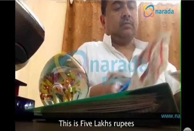 AITC__PINTU's tweet image. Why are the #Central_Agencies not Summoning the Person who was seen Taking Bribe in front of the #TV,

Or have all those Thieves Entered the #Washing_Machine of BJP and Become Clean from the Dirt❓

Stop the Misuse of Government Agencies, Arrest the real Thieves.
#ModiIsScarED