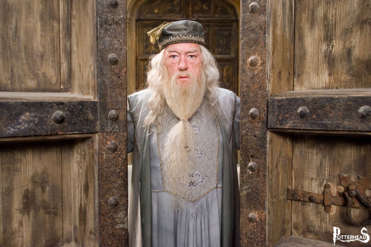 screensensation's tweet photo. Michael Gambon has sadly passed away at the age of 82. https://t.co/Y2I7lQ5twR