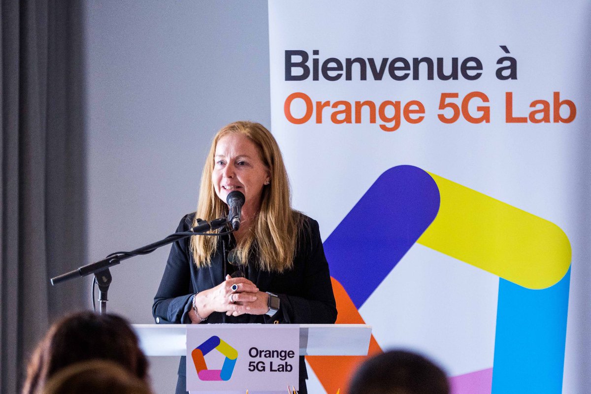 DebordFrederic's tweet image. Bienvenue à Orange 5G Lab #Madagascar, qui va aider et accompagner tous les acteurs économiques à mieux appréhender les opportunités, la valeur et l’utilité de la 5G. Une preuve de l’engagement d’@Orange_mg dans la capacité d’innovation du tissu économique local malgache !
