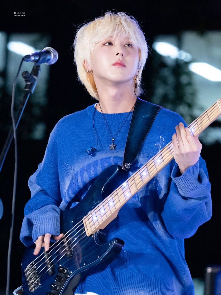 CyA_CODE's tweet photo. 230912 서울시립대 축제
#원위 #기욱 #ONEWE #GIUK https://t.co/TVWKABZuIy