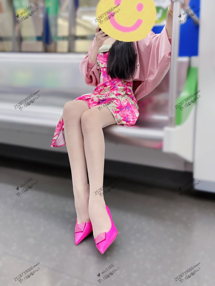 黄推福利内容 - 伍翩翩的精彩图片 福利姬伍翩翩分享的黄推图片2 - 网红私拍内容