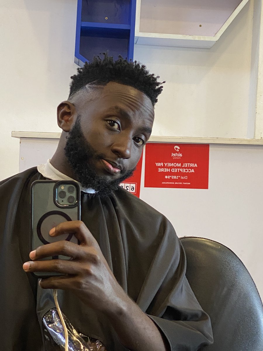 ssentongopeter5's tweet photo. What do you know about dark skins with a connecting beard? 🥱 https://t.co/BACgUnEbhs