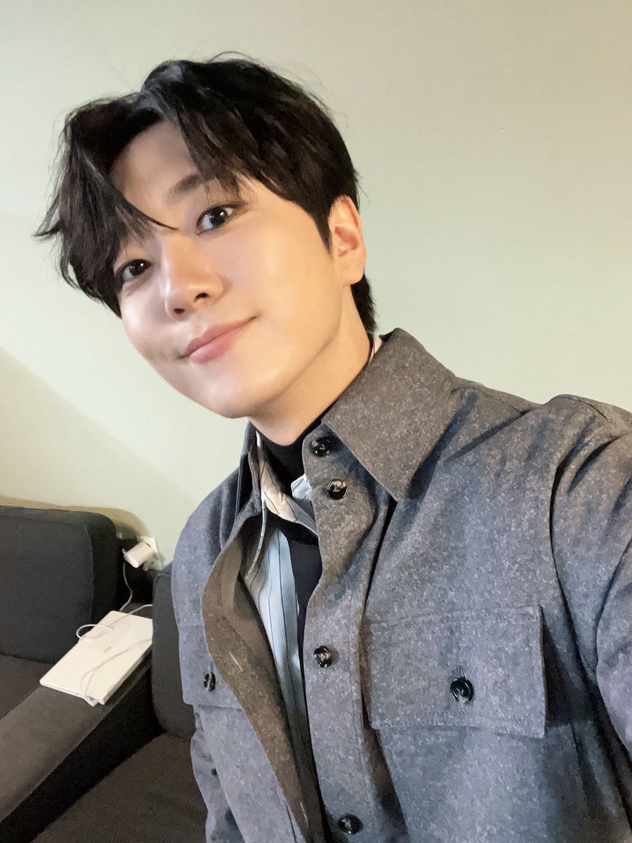 official_fore's tweet photo. [#FORESTELLA_PHOTO] 📸

싱글즈 맛보기 셀카 공개! #4
인터뷰 보러 오세요❤️

#포레스텔라 #Forestella #고우림 https://t.co/ipqWc3Ykr9