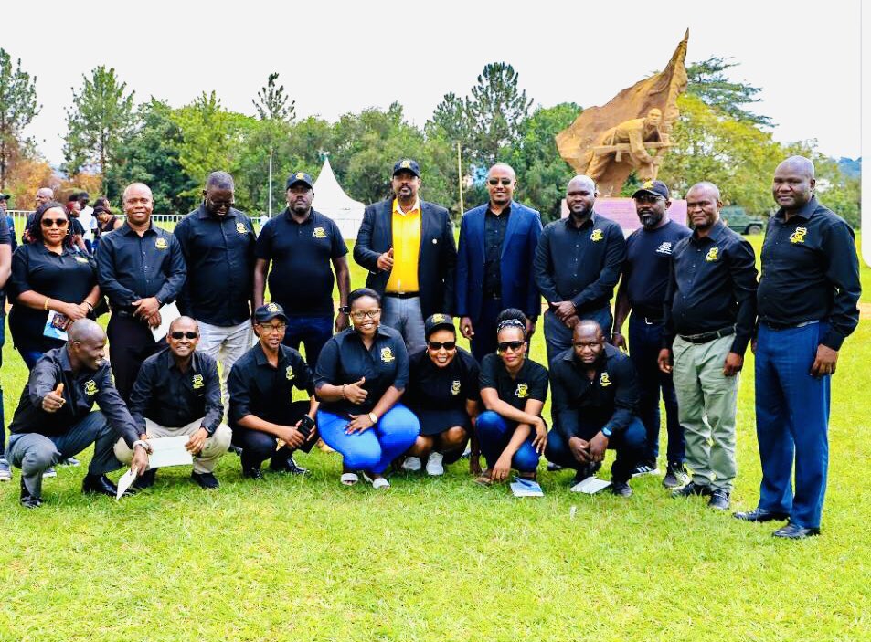 KagutaNzeire's tweet photo. Revolutionary Guards @GuardsOfficial is a Special Purpose Vehicle 🚜 designed to safeguard, protect &amp; promote 👉NRM’s Principles of Democracy, Patriotism, Pan-Africanism &amp; Social-economic transformation. With open arms, we welcome all those with good intentions willing to join. https://t.co/ef4ou6cGtG