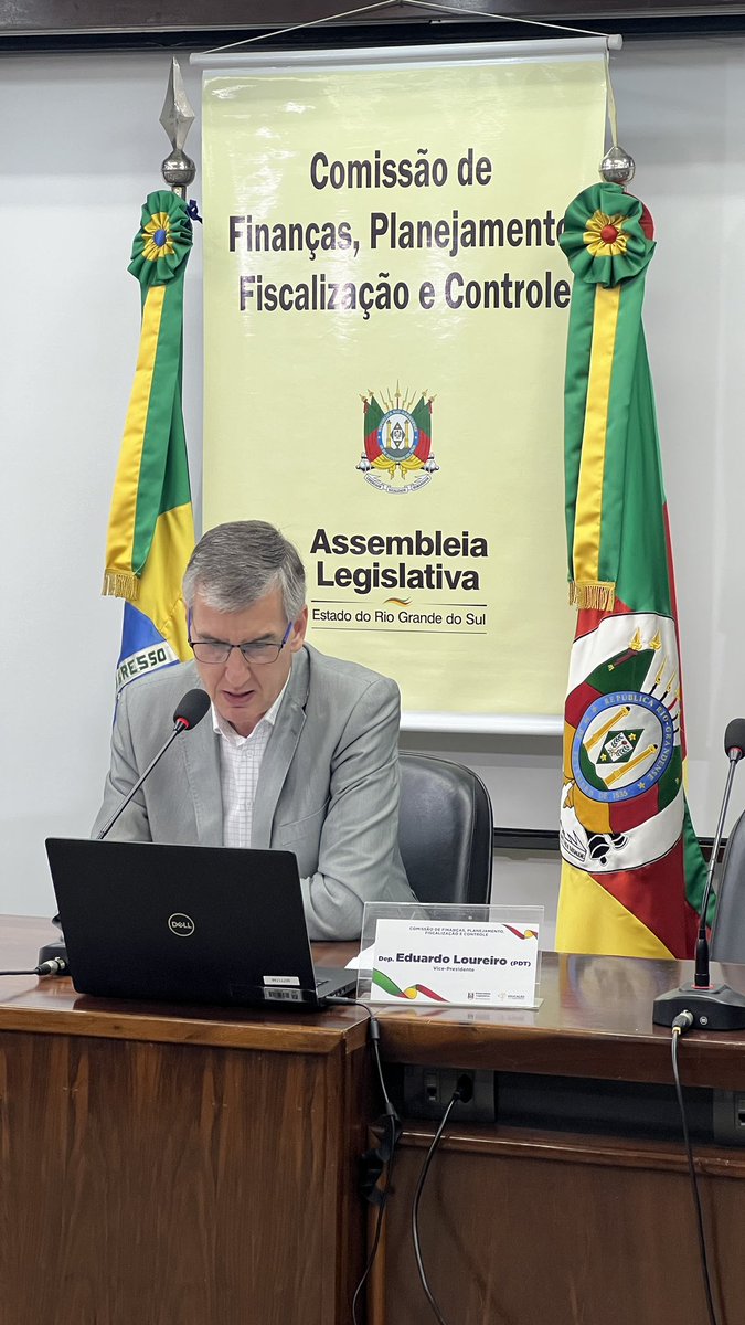 Iniciando a quinta-feira presidindo a Comissão de Finanças, Planejamento, Fiscalização e Controle da <a href="/AssembleiaRS/">Assembleia Legislativa RS</a>. Acompanhe pelo link youtube.com/live/Trxw3zAr0…
