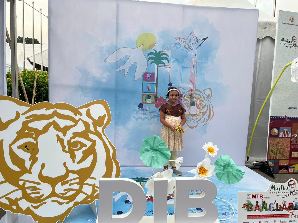 designinglobal's tweet photo. Here we are, Day 2 of Design In Bangladesh at Bangladesh Festival! ✨

#DesignInBangladesh #DesignInGlobal #EcoFashionRevolution #FashionGoals #Fashionista #Creative #fashionIndustry
#Bangladesh_Festival 
#Festival #culture https://t.co/Su5oah8S7r