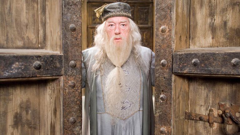 TimeOutFilm's tweet photo. RIP Michael Gambon. He was a kindly Dumbledore, wonderful as ‘The Singing Detective’s ailing mystery writer, and imperious as ‘Gosford Park’s snarky aristocrat. A true giant of screen and stage https://t.co/A7NYANhuTV