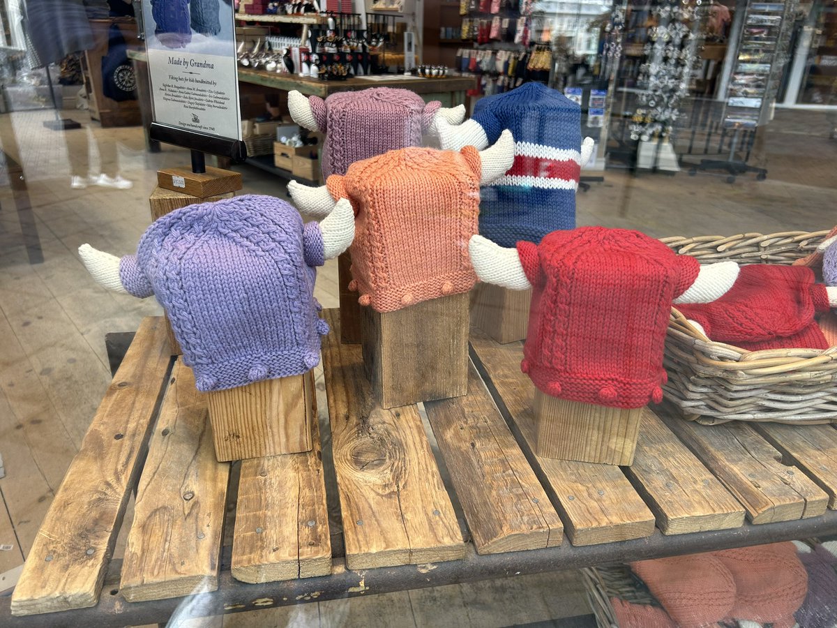 HammerToe's tweet photo. A few hours to kill in Reykjavík after #FILDevSummit23 before flying to New York for the Ripple Proper Party. Wandering about the city. Some fun knitwear and lovely tweed, but not much I’d wear back in Barbados lol https://t.co/Y7hJGHXpuB
