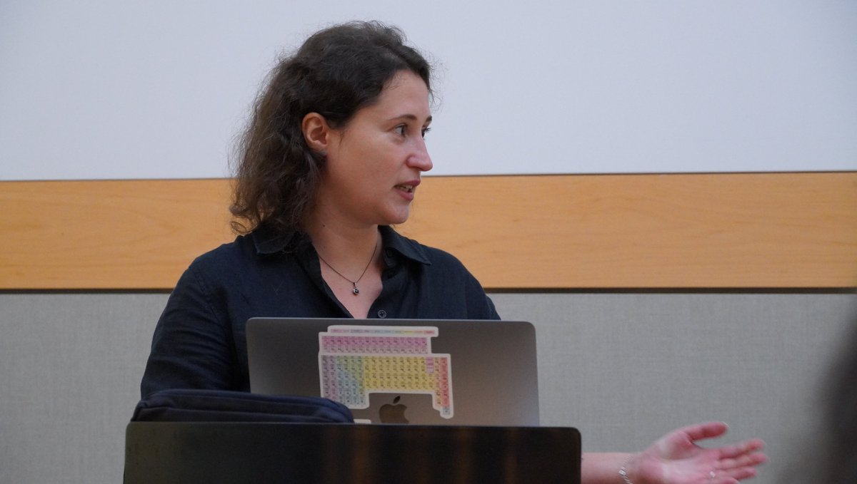 HITStudies's tweet photo. Thanks a lot to @fjduarteg from @UniofOxford for her splendid HITS / @simplaix  colloquium on chemical reactivity in the age of automation and #machinelearning, hosted by @grynova_CCC . The video will be soon on our #YouTube channel - stay tuned! @duarte_group #compchem https://t.co/HwqhouPt7g