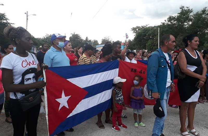 #Aniversario63CDR y no paramos, vamos por más... Nuestra Revolución contra viento y marea seguirá adelante. #TodosSomosCederistas #CubaPorLaVida #CubaCoopera #HéroesDeLaSalud #MejorSinBloqueo <a href="/cdr_cuba/">CDR de Cuba</a> <a href="/cubacooperaven/">Brigada Médica Cubana en Venezuela</a> @Cdi_Urbina <a href="/Cdi_Barriobol/">CDI Barrio Bolívar Estado Miranda</a> <a href="/Cdi_CPetare/">CDI Cementerio de Petare. Estado Miranda</a> <a href="/Inf_Yordy/">Yordileysis Torres Rodriguez</a>