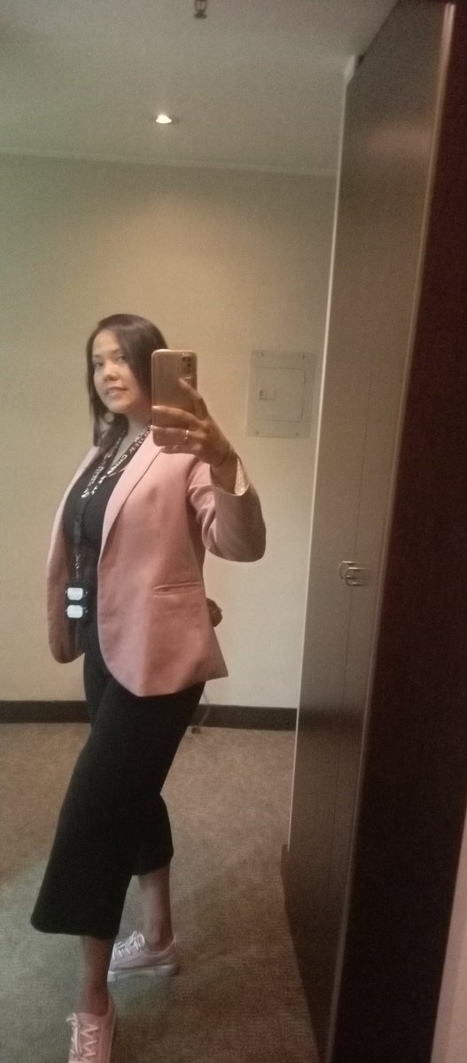leoliaro's tweet photo. Celebra tus logros, por pequeños que sean. Cada paso que das te acerca más a tu versión más auténtica y plena. #mujer #resilencia #venezuela @Vision_Mujer https://t.co/dBXYzSJkIb