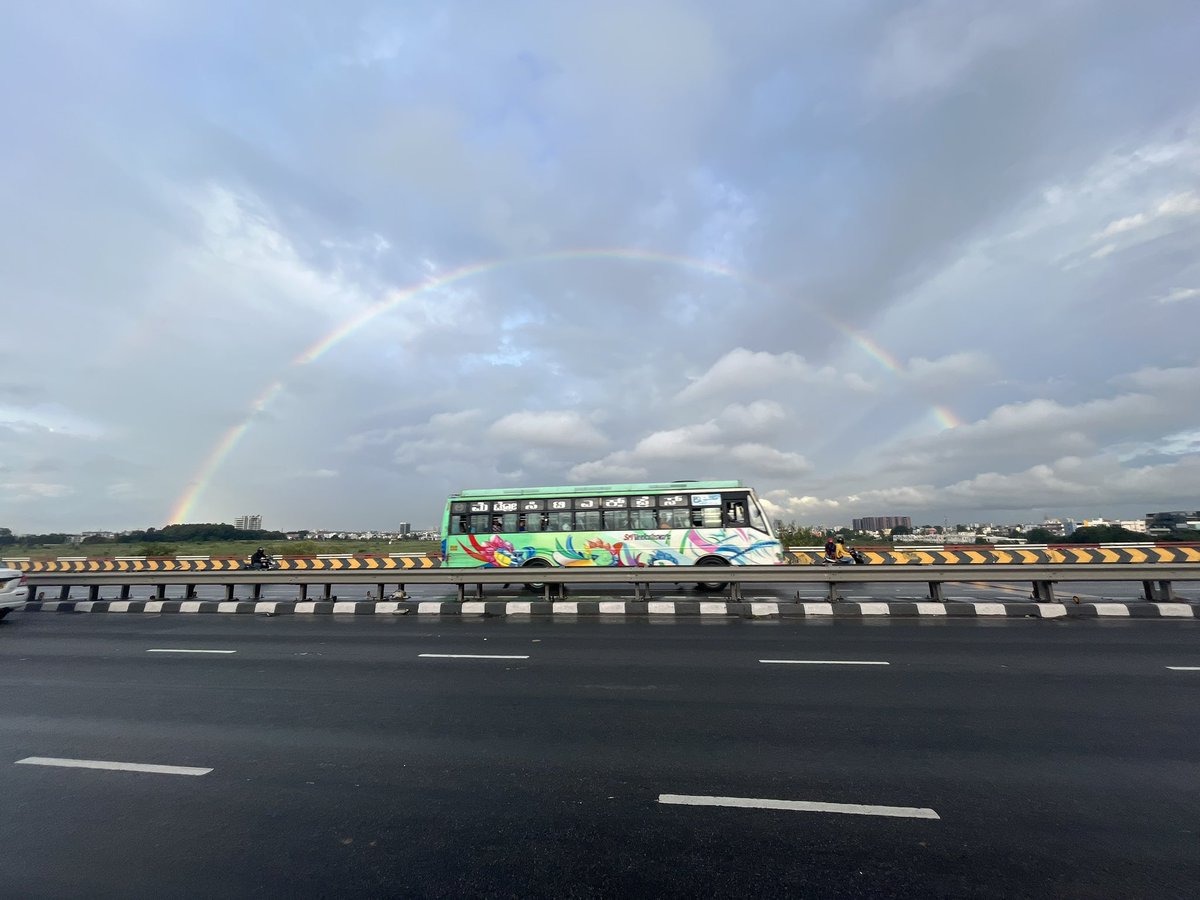jayantjadhav92's tweet photo. Bengaluru Today’s view….!!😍  traffic is there but weather achha hai…!!🥳 #BengaluruTrafficJam #BengaluruBandh #Bangalorerain #karnatakabandh #Karnataka #BengaluruTraffic https://t.co/XlhXCDLIwm