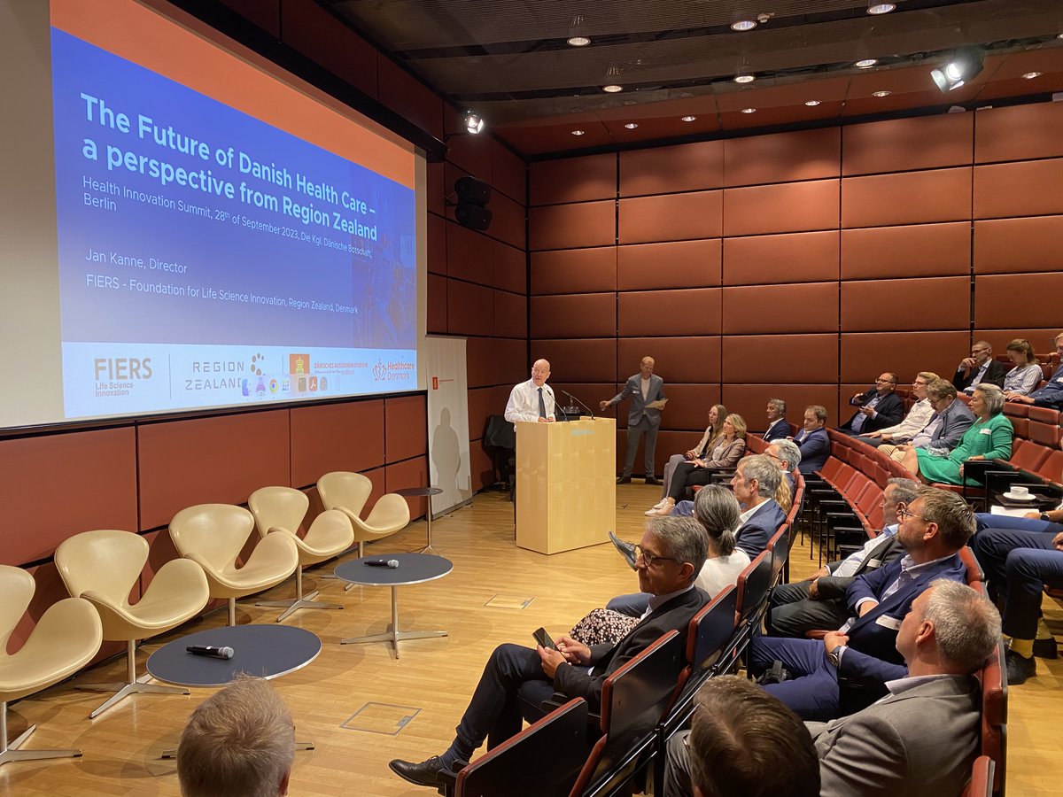 Daenemark_in_DE's tweet photo. 100 🇩🇰 &amp; 🇩🇪 Teilnehmende aus Allianzen, Krankenhäusern, Digitalisierungsorganisation &amp; Innovationsverbänden sind bei uns versammelt, um #Innovation in #Pflege &amp; #Gesundheitswesen voranzutreiben. Der Innovationsdruck ist groß – &amp; die Akteure sind unglaublich ambitioniert 🏥🩺 https://t.co/OftR9jRPYb