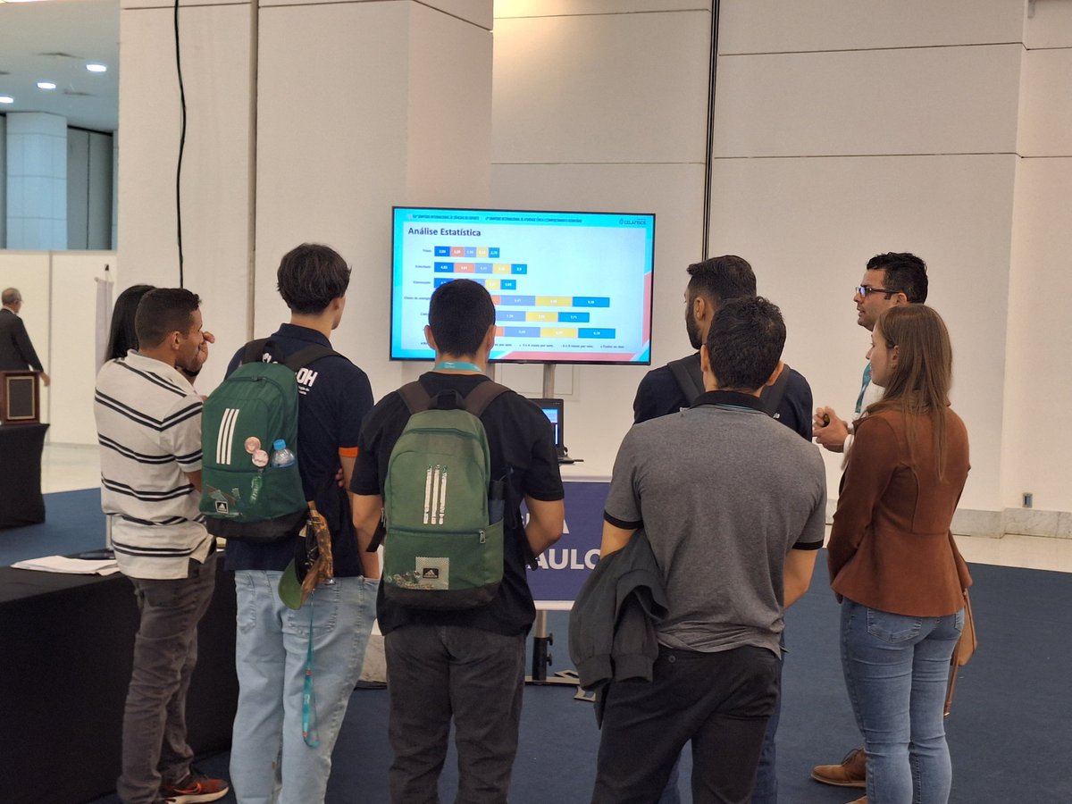 JOSIVALDOSOUZA's tweet photo. Emocionado por presentar un resumen de mi tesis doctoral en el 46° Simpósio Internacional de Ciencias do Esporte en São Paulo. La mejor parte: tener a mi hijo Pedro en brazos, apoyando a su papá en este importante evento. Gracias a todos por el apoyo. 🇧🇷📚👨‍🔬 #SimposioCelafiscs https://t.co/6kINWnJvVP