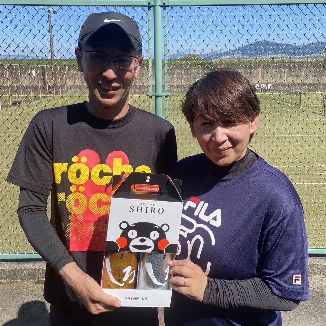 hotelkumaemi's tweet photo. 先週の日曜日に開催した、テニスのミックスダブル大会「エミナース杯」🎾
どの試合も楽しく、熱いゲームばかり🔥
ご出場いただいた皆様お疲れ様でした！

ちなみにC,Dクラスのトップ3の景品は…

1位 馬刺し
2位 ラケットケース
3位 白岳しろ

と熊本み強めになっております☺️ #chillwork https://t.co/eAvNPpHR9e