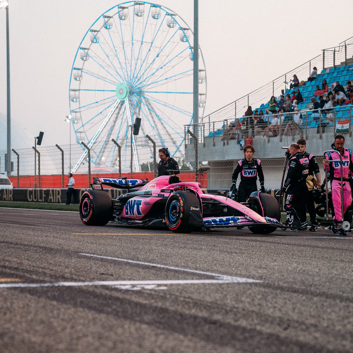 #ThrowbackThursday to the pink car at the beginning of the year 🩷

#Alpine
