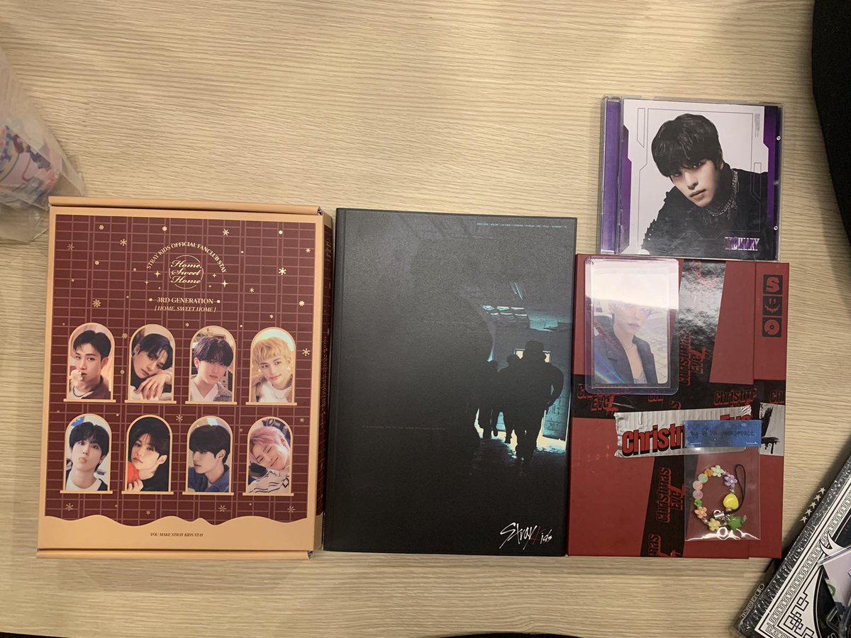 Kahit late na nakarating, nakaabot parin sa raffle draw 😭 on behalf of <a href="/jisungiiieee/">AN ฅ՞•ﻌ•՞ฅ</a>, <a href="/ItsRosleeeng/">yungjen~</a> and <a href="/hjsyjwlylst/">obri ∞ very ia 📚🥲</a> (kahit wala rito prize nya haha) thank you po <a href="/STAYvillePH/">STAYvillePH -</a>, @sunghoonsimpacc pati yung isang nagmigay ng freebies 😭 'til next time! 💕