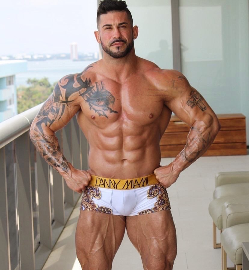 Exactly what you need👑❌DANNYMIAMI.COM❌
👑
👑 @eli_thebrandman 

#underwear #lingerie #sexy #bra #fashion #gay #model #love #men #bikini #underwearmodel #bralette #celanadalam #fitness #gayboy #instagay #panties #style #body #beauty #underwearmurah #follow #girl #moda