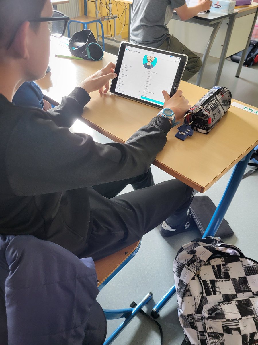 delestienne76's tweet photo. C'est parti pour un nouveau projet #eTwinning avec les élèves de @ulislecampigny . 1ère étape : se présenter avec des supers outils de travail #Digiface et les #Tablettes76 @seinemaritime @dsden76 @DraneNormandie @eTwinningFrance https://t.co/D08FMQjpHz